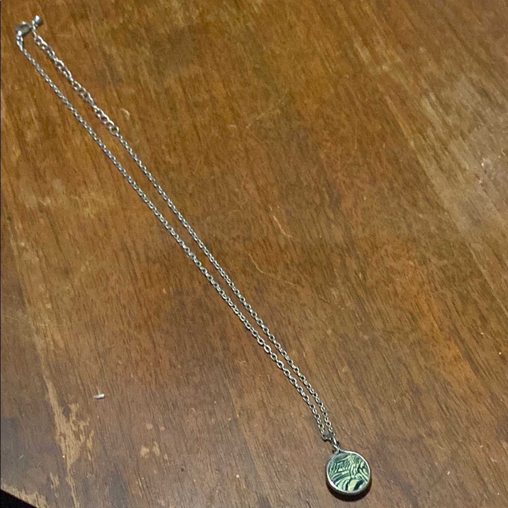 Elegant Silver Pendant Necklace